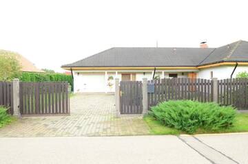 Фото номера Полулюкс с сауной Апартаменты Cat Garden Riga Airport Apartments г. Mežares 51