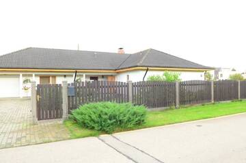 Фото номера Полулюкс с сауной Апартаменты Cat Garden Riga Airport Apartments г. Mežares 22